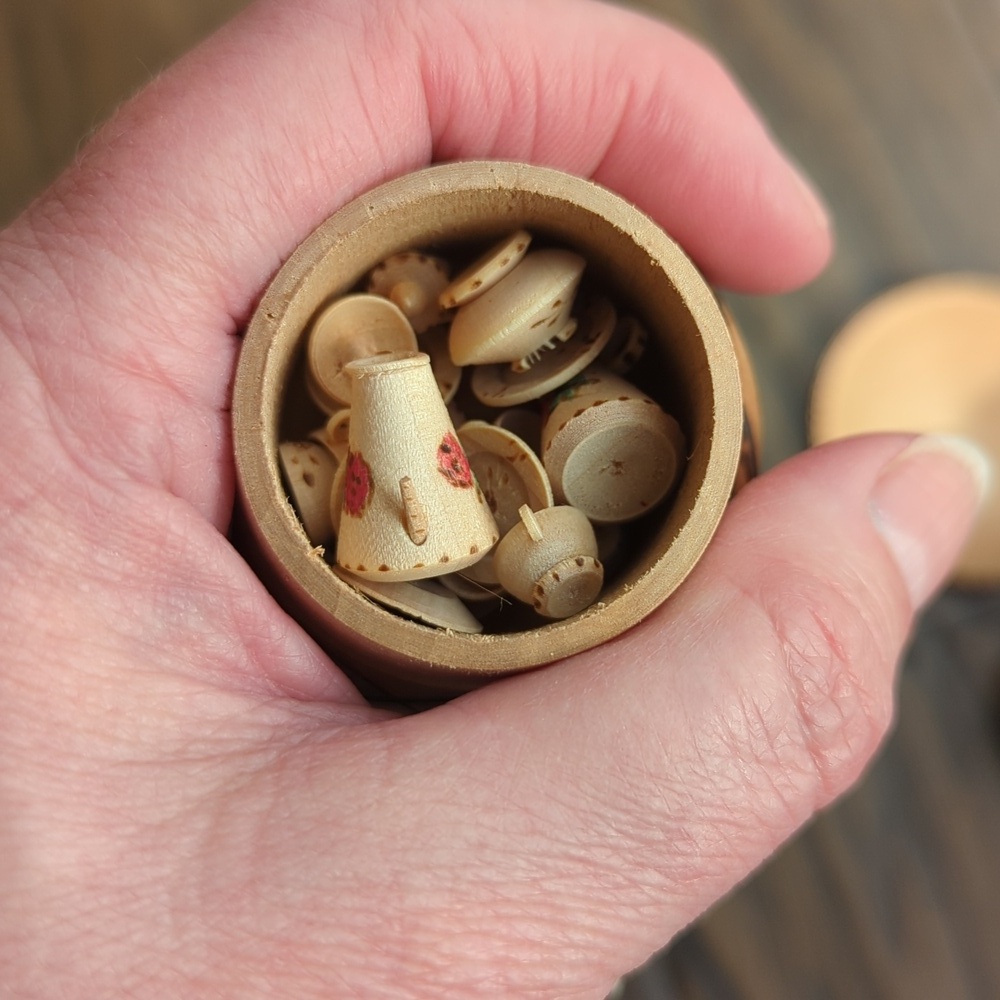 Miniature Tea Set With - Picture 8 of 11